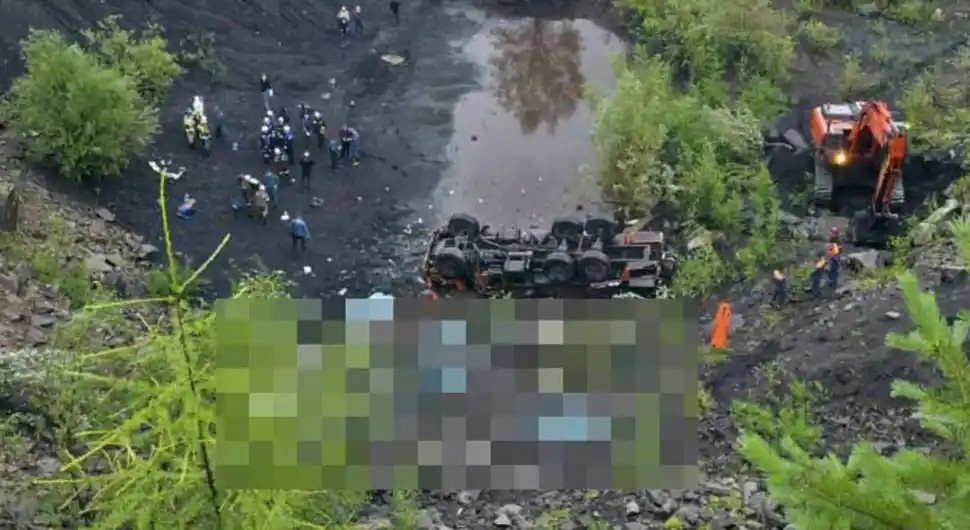 Horor: Autobus pao sa litice, najmanje 14 mrtvih