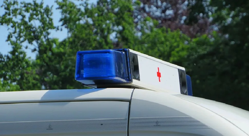 U stanu pronađena povrijeđena osoba, prevezena na Klinički
