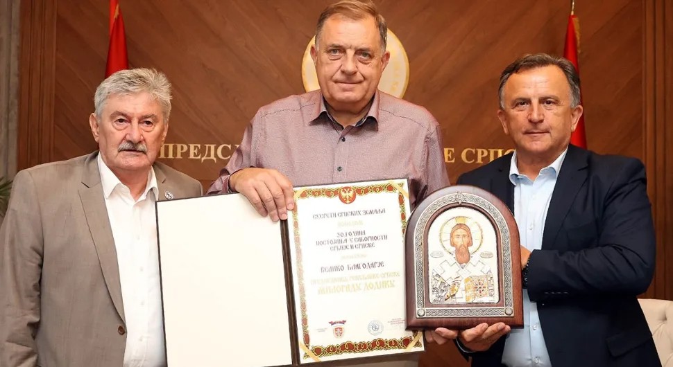 Predsjedniku Dodiku priznanje povodom 30 godina manifestacije ‘Susreti srpskih zemalja’
