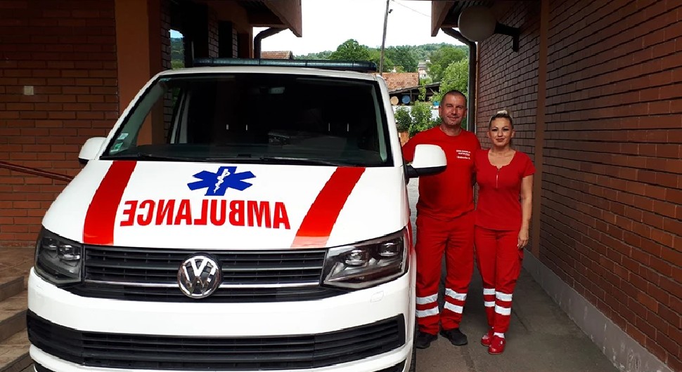 Anđeli se žurilo u majčino naručje: Rođena u sanitetu na putu do bolnice u Gradišci