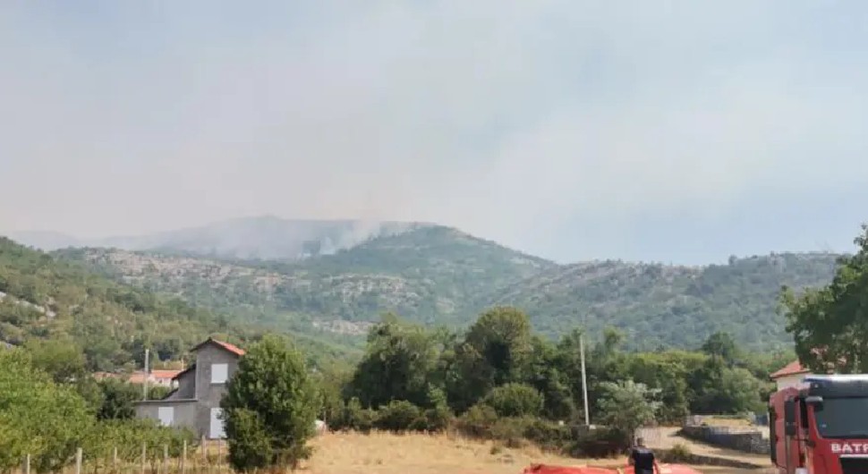 I dalje bukte požari u trebinjskim brdima: “Svi su na terenu“