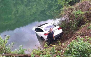 Skupocjeni mercedes sletio u Vrbas