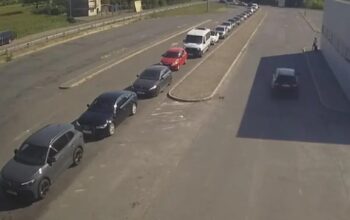 Duge kolone vozila na izlazu iz BiH