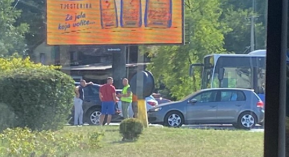 Zaobiđite ovaj dio Banjaluke: Zbog saobraćajke u kružnom toku stvorena velika gužva
