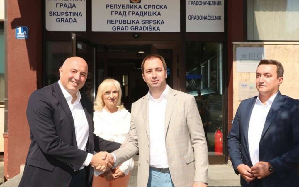 „Rastemo jer radimo“ SPS jača u Gradišci, Adžić novi član partije