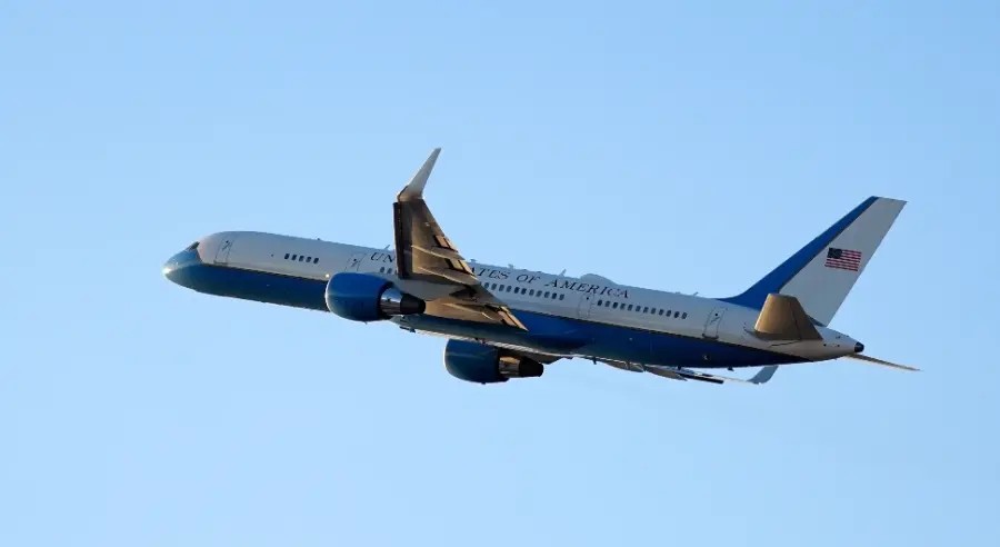 Poletio „Air Force Two“; U njemu je tijelo