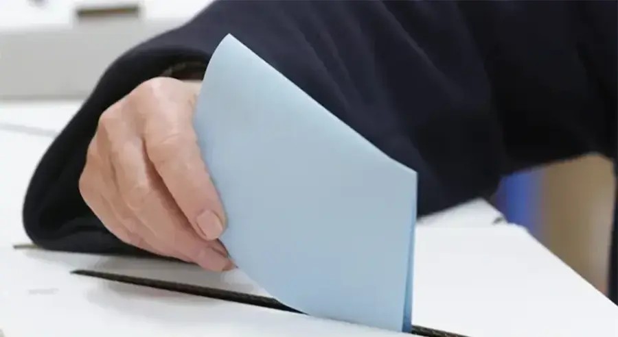 Referendum i prijevremeni izbori na isti dan
