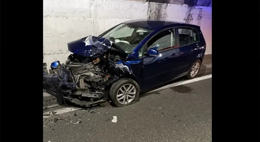 Prve fotorafije sa mjesta nesreće u tunelu: Automobili uništeni, više osoba povrijeđeno