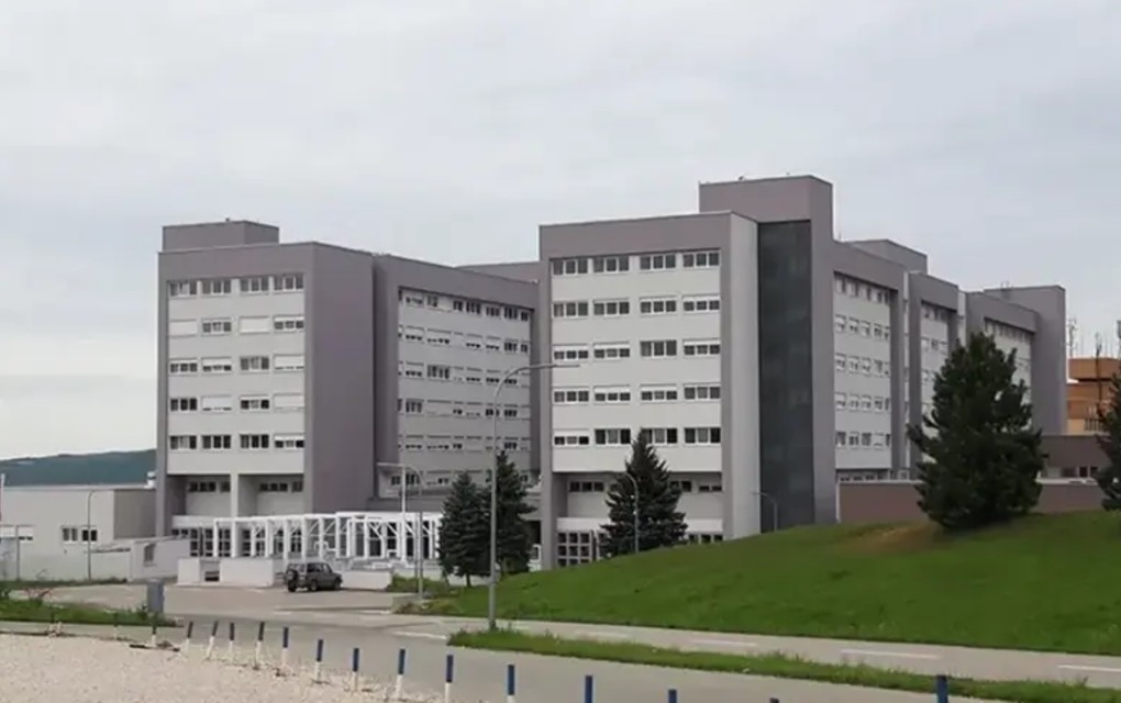 Oglasio se UKC o stanju žene koju je sin izbo nožem