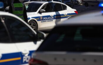 Otac kod Gline polio sina benzinom pa ga zapalio