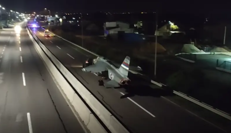 avion na cesti