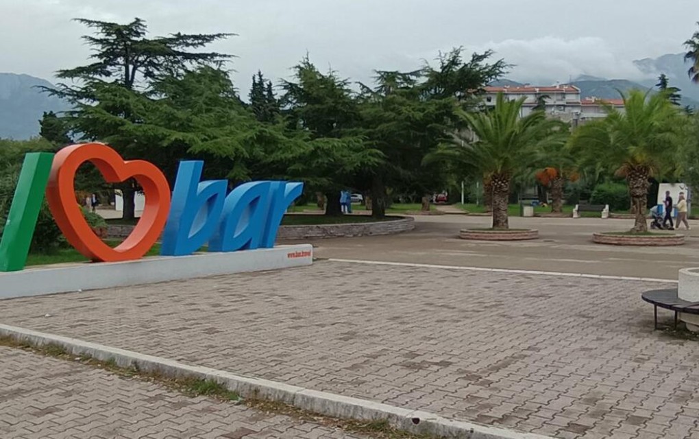 Turci meta i u Baru: Demoliran fast food