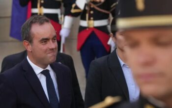 Francuski premijer već podnio ostavku!