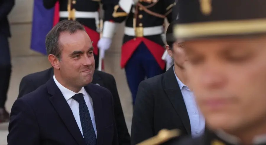 Francuski premijer već podnio ostavku!