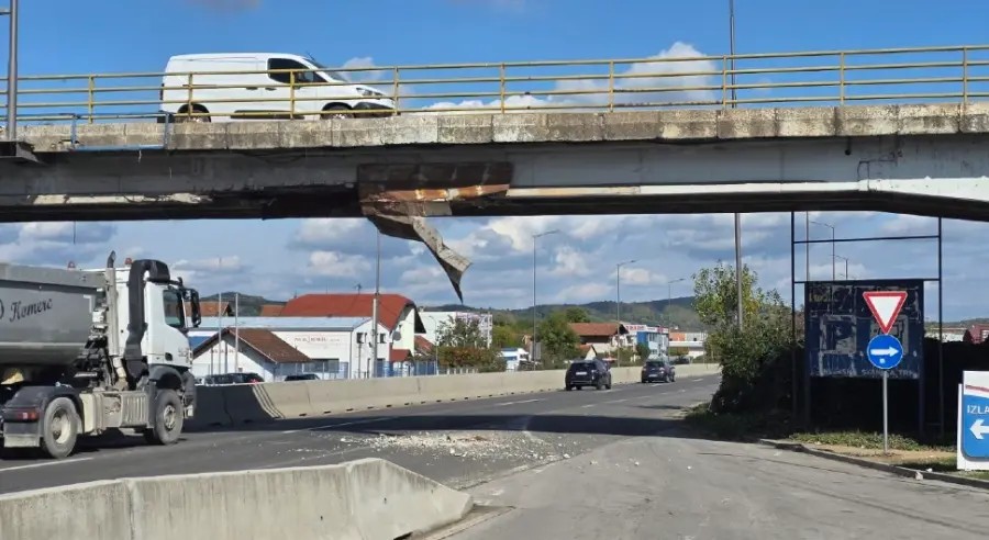 Nadvožnjak u Trnu zatvoren zbog oštećenja: Obustava saobraćaja do 60 dana