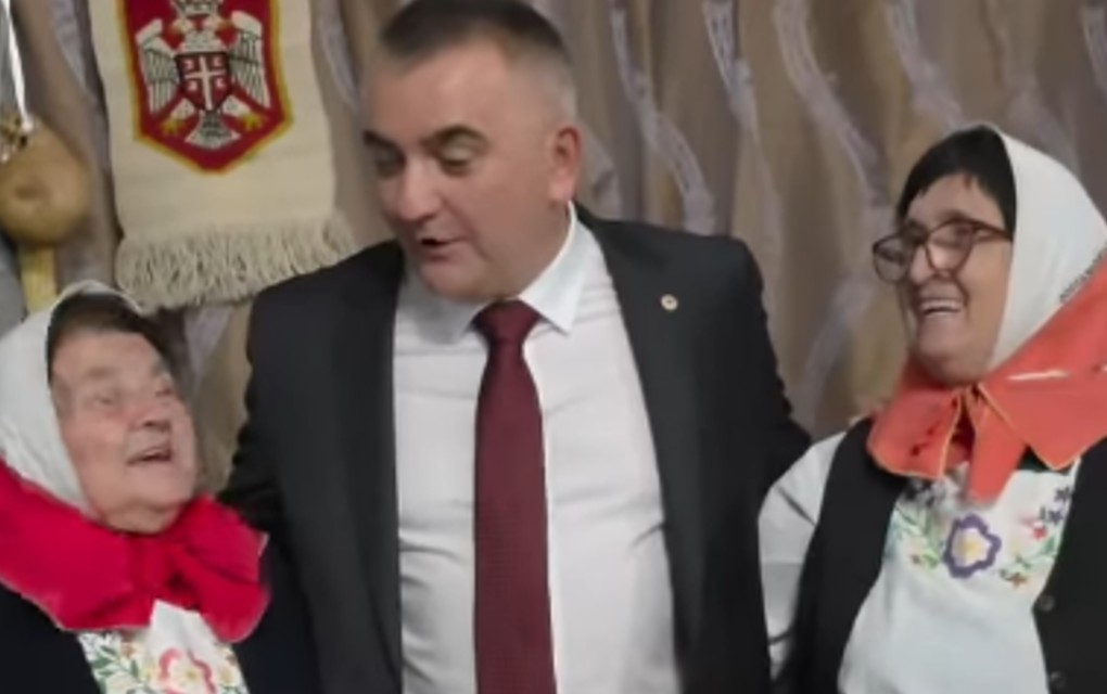 Kad PREMIJER zapjeva!