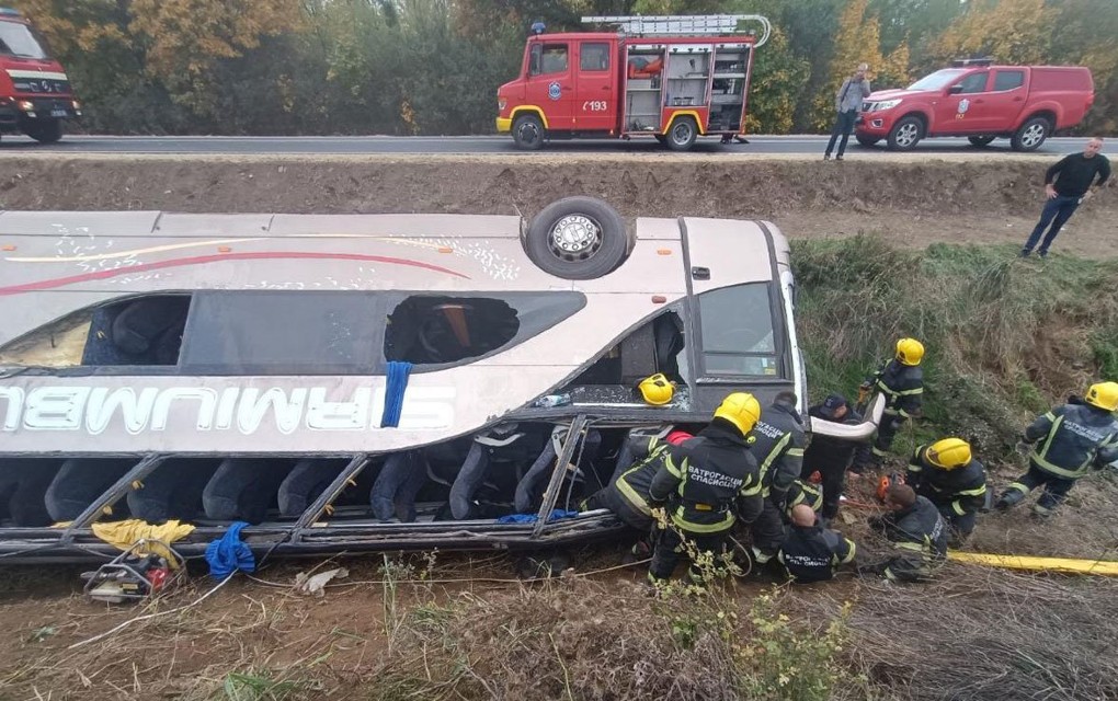 Detalji stravične nesreće kod Sremske Mitrovice: Vozač jurio autobusom 120 km na sat?