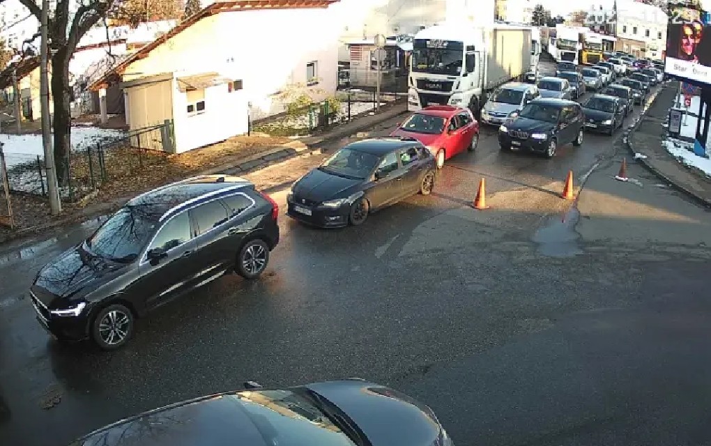 Vozači pažnja! Gužve na graničnim prelazima