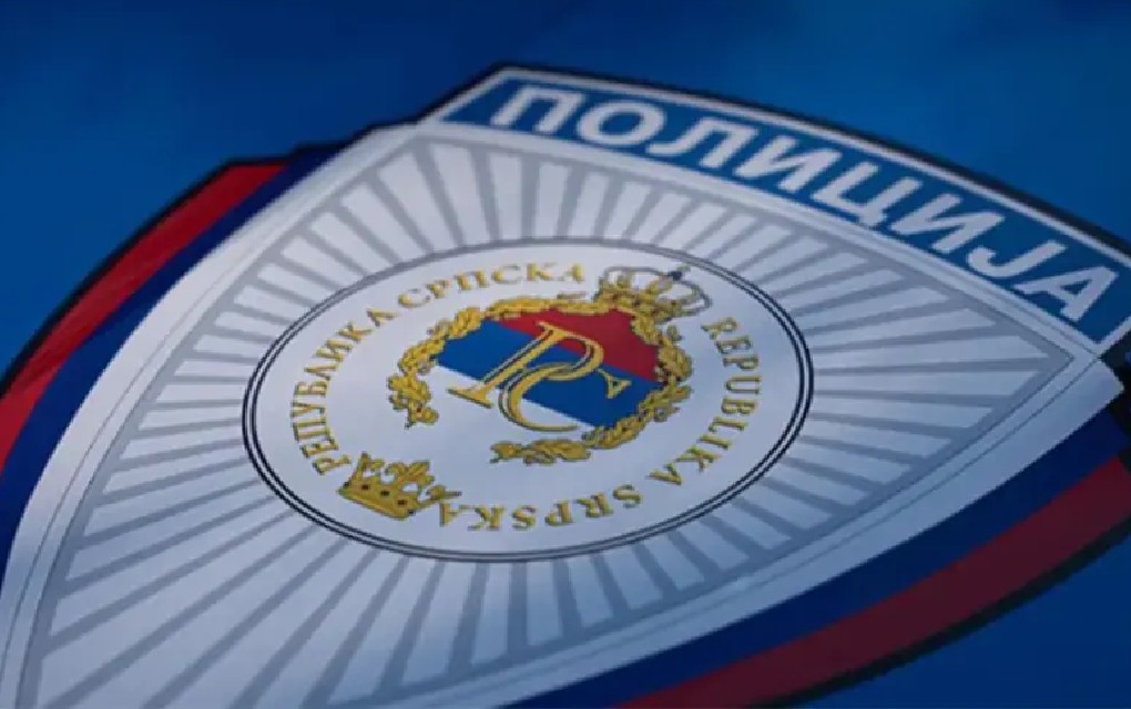 Pljačka u Tesliću! Naoružan ukrao novac pa bježao za Banjaluku