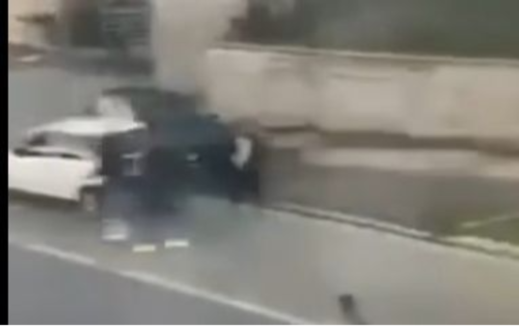 Pojavio se snimak užasa iz Velike Kladuše iz drugog ugla: Suvozač sjeo za volan i pri velikoj brzini počeo da gazi ljude