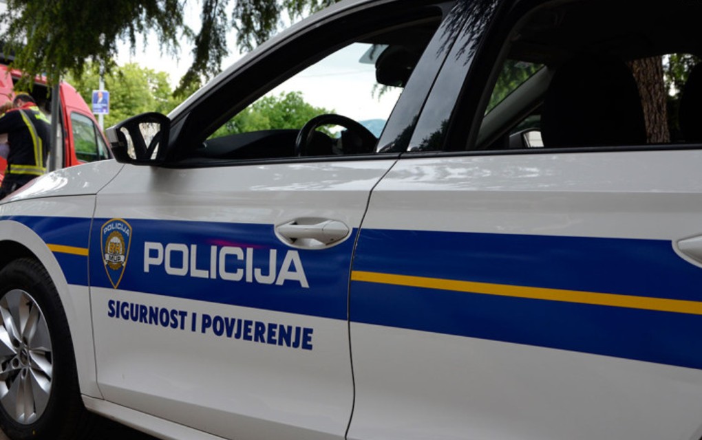 Maloljetnici iz Metkovića tukli nogama i palicama tinejdžere iz BiH