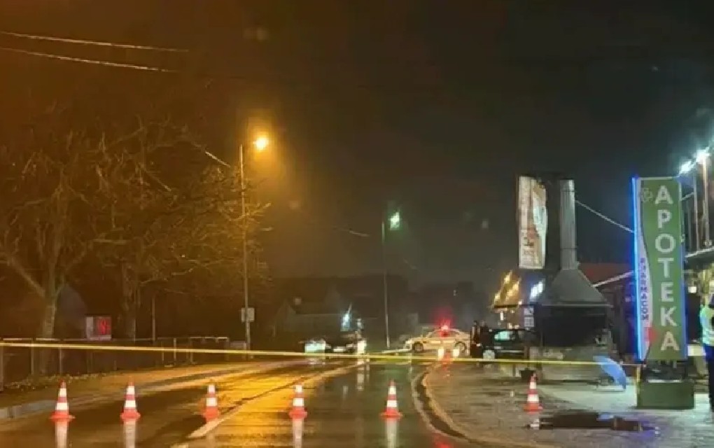 Zastrašujuća nesreća u BiH: Dva auta udarila pješaka