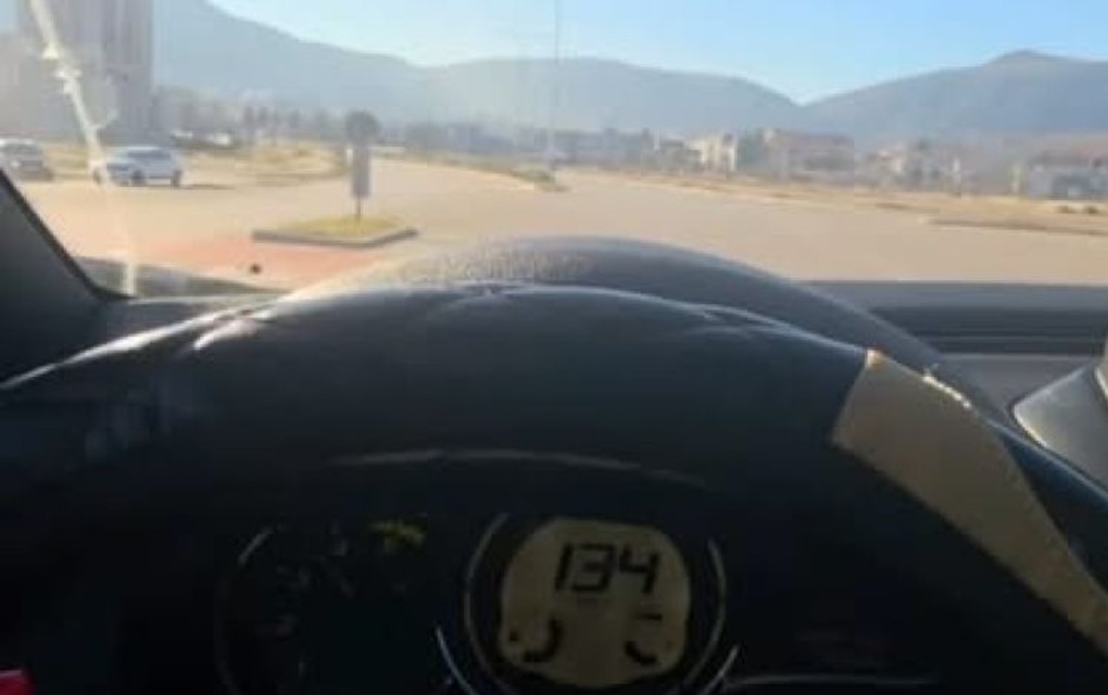 Bahata vožnja u Mostaru: Jurila 134 kilometra na sat preko Studentskog mosta, pa se hvalila na društvenim mrežama