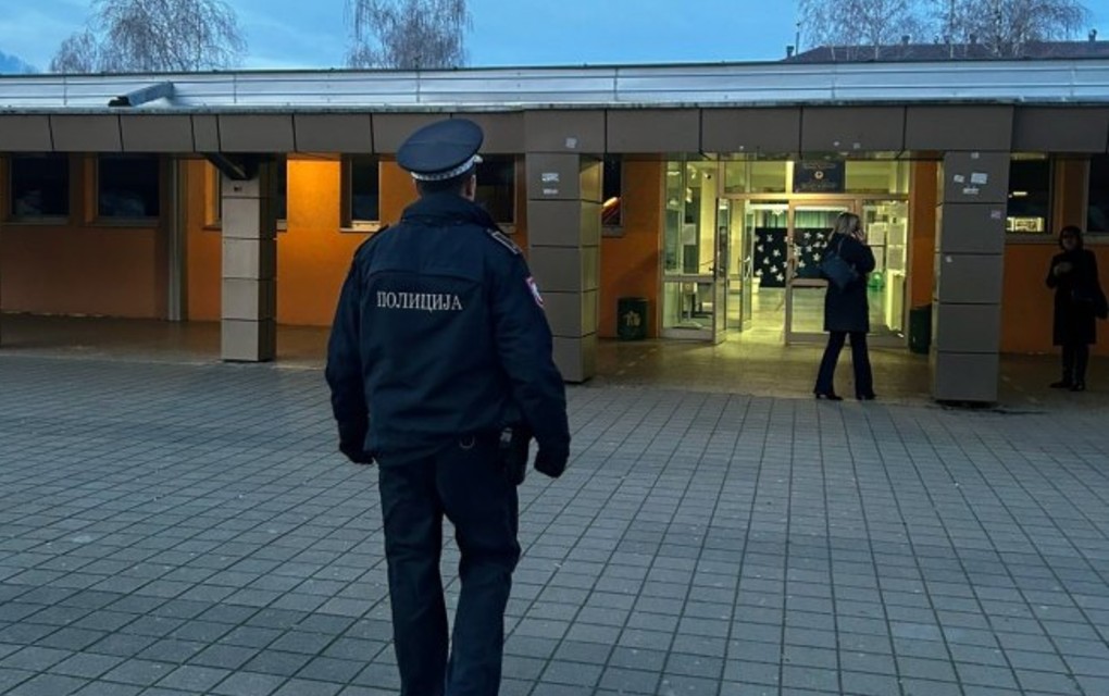 Djeca su evakuisana, mejl jako uznemirujući“