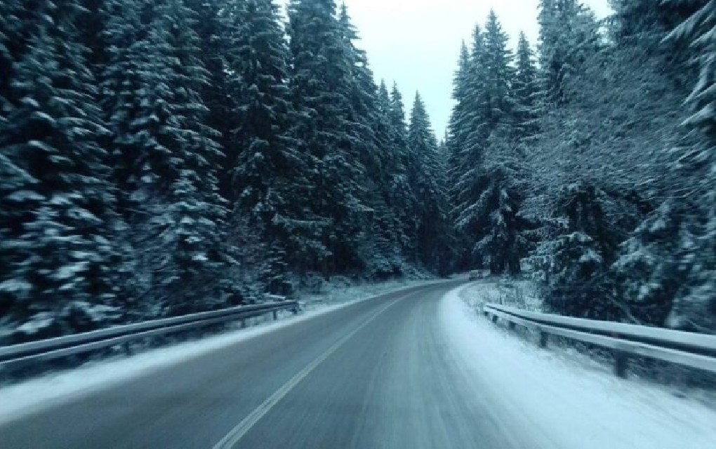 Oprez – klizavi kolovozi, na prevojima zabrana saobraćaja