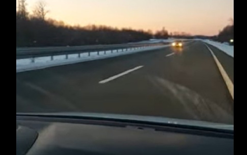 Opasna scena na auto-putu Banjaluka – Gradiška: Auto jurio u pogrešnom smjeru