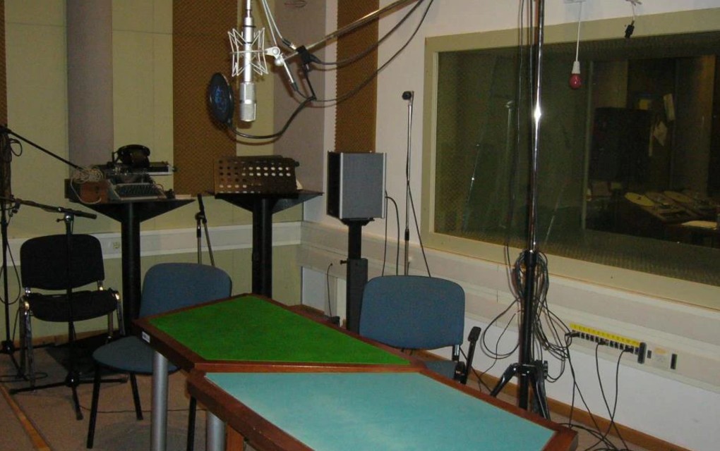 Skandal u Hrvatskoj: Voditeljka mislila da je mikrofon isključen, pa izvrijeđala kolege