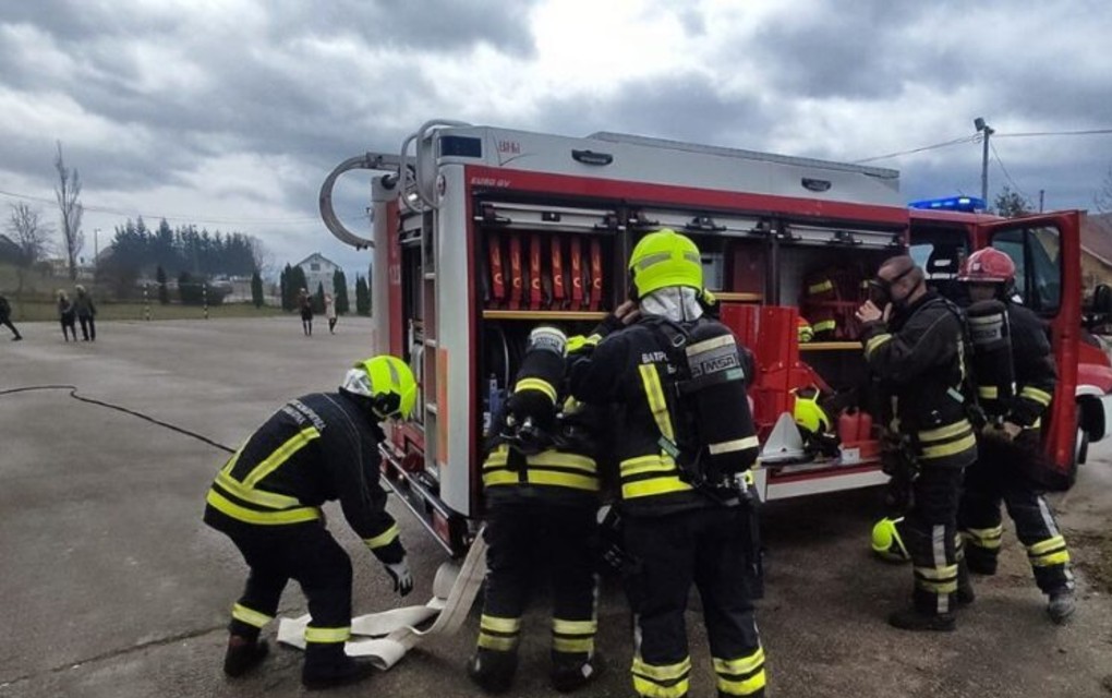 Dvije hitne intervencije: Banjalučki vatrogasci na nogama zbog požara i poplave