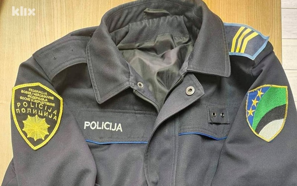 Tiktoker iz Srebrenika se predstavljao kao POLICAJAC – U toku pretres kuće!