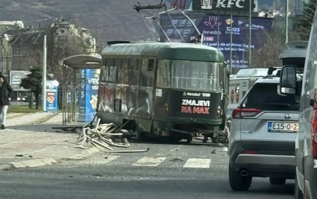 Svjedok užasne nesreće: Prije ulijetanja u krivinu vozač je mahao rukama