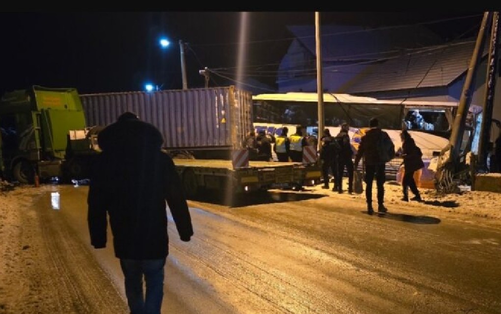 Teška nesreća u Srpskoj: Učestvovali autobus i tri teretna vozila