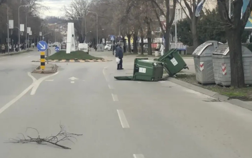 Meteorolozi upozorili: Vjetar već pravi probleme u Banjaluci