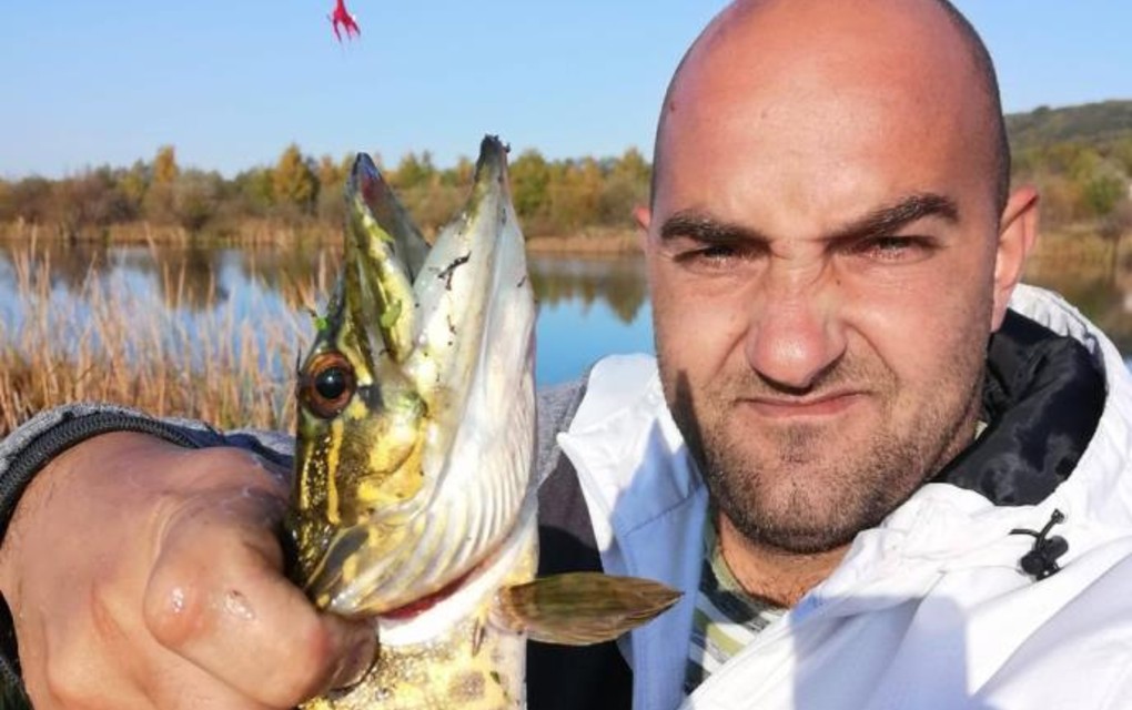 OVO JE STEFAN (38) KOJI JE SA PRIJATELJEM NESTAO KOD LESKOVCA: U strahu smo da su završili na dnu jezera, obojica su strastveni ribolovci…