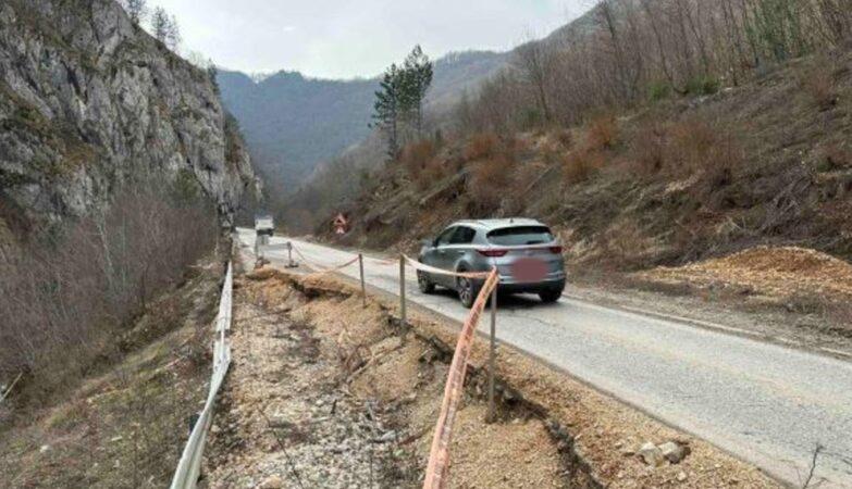 zatvoren put trnovo foča