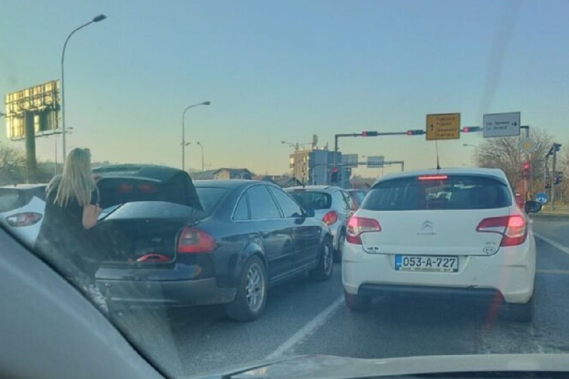 Sudar na izlazu iz Banjaluke: Velika gužva u pravcu Laktaša FOTO
