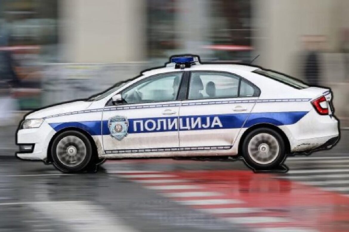 Dvije osobe poginule: Od siline udara vozila sletjela sa kolovoza