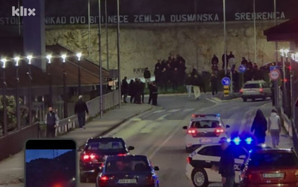 Zbog murala u Stocu izbili neredi, policija kaže da je situacija pod kontrolom