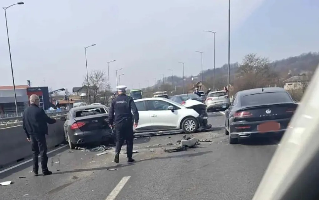Dijete bilo u jednom od vozila: U nesreći na brzoj cesti Laktaši-Banjaluka UČESTVOVALA 3 AUTA, stvorile se velike gužve