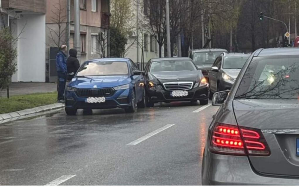 Saobraćaj usporen, vozači oprez! Sudar u Ulici Ranka Šipke u Banja Luci