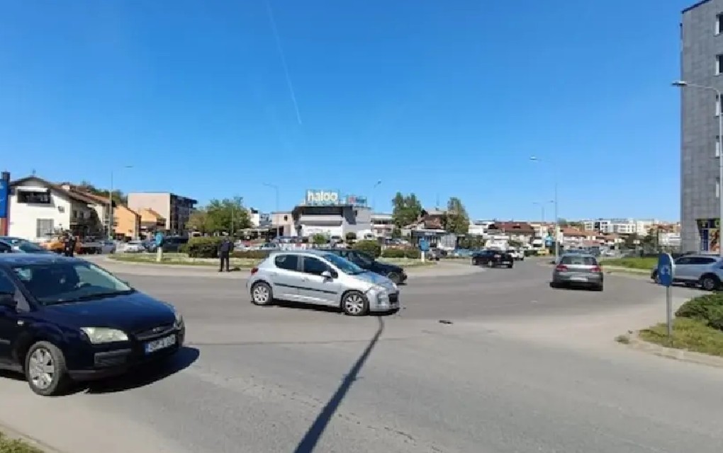 Banjaluka: Sudar u kružnom toku, stvaraju se gužve
