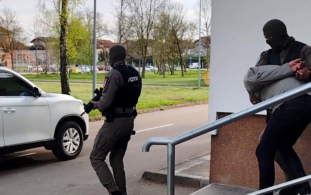 Uhapšeni vozač predat Tužilaštvu BiH: Drvo bilo paravan za migrante