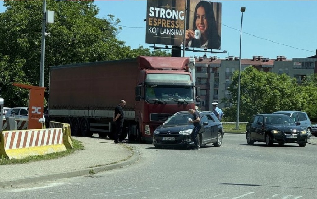 Sudar u banjalučkom kružnom toku: Vozači se žale na velike gužve