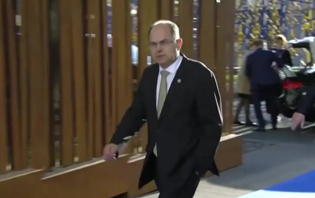 Nervoznom Šmitu malo para, traži više