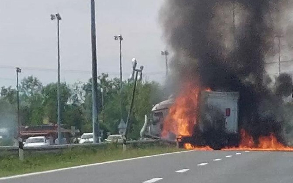 Strava na auto-putu u Hrvatskoj: Kamion u plamenu, strahuje se da ima žrtava