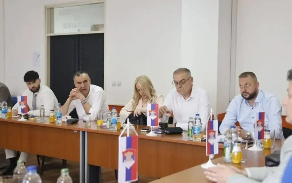 Stanivuković želi da kupi SDS