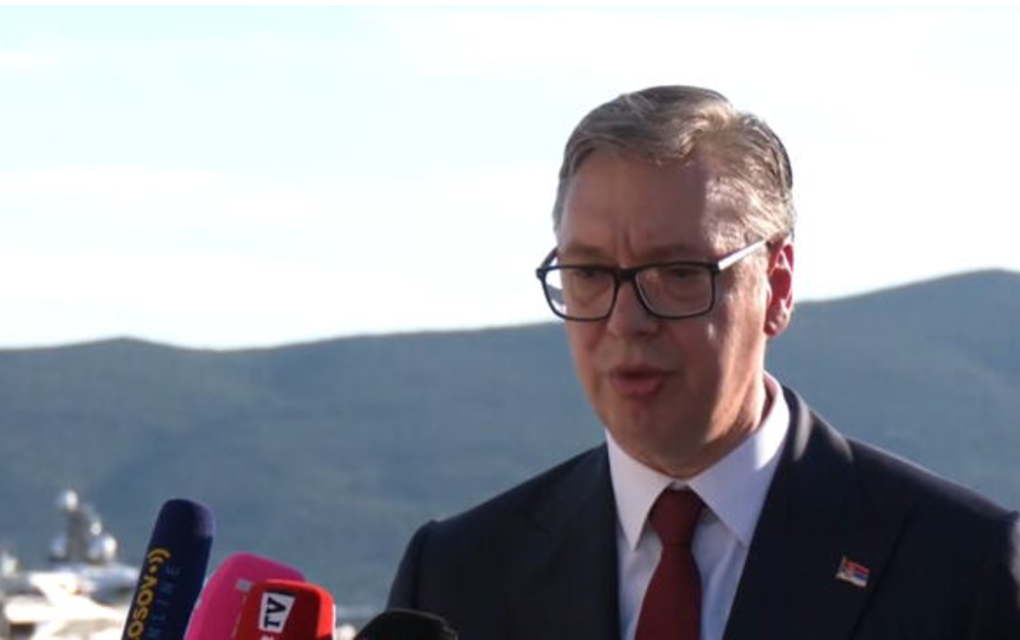 „DA OTKRIJEMO LJUDIMA O ČEMU SE TU RADI“ Vučić saopštio detalje o avionu koji je vraćen iz Tivta: „Nisu građani Srbije ubijali na ulicama Podgorice već obrnuto“